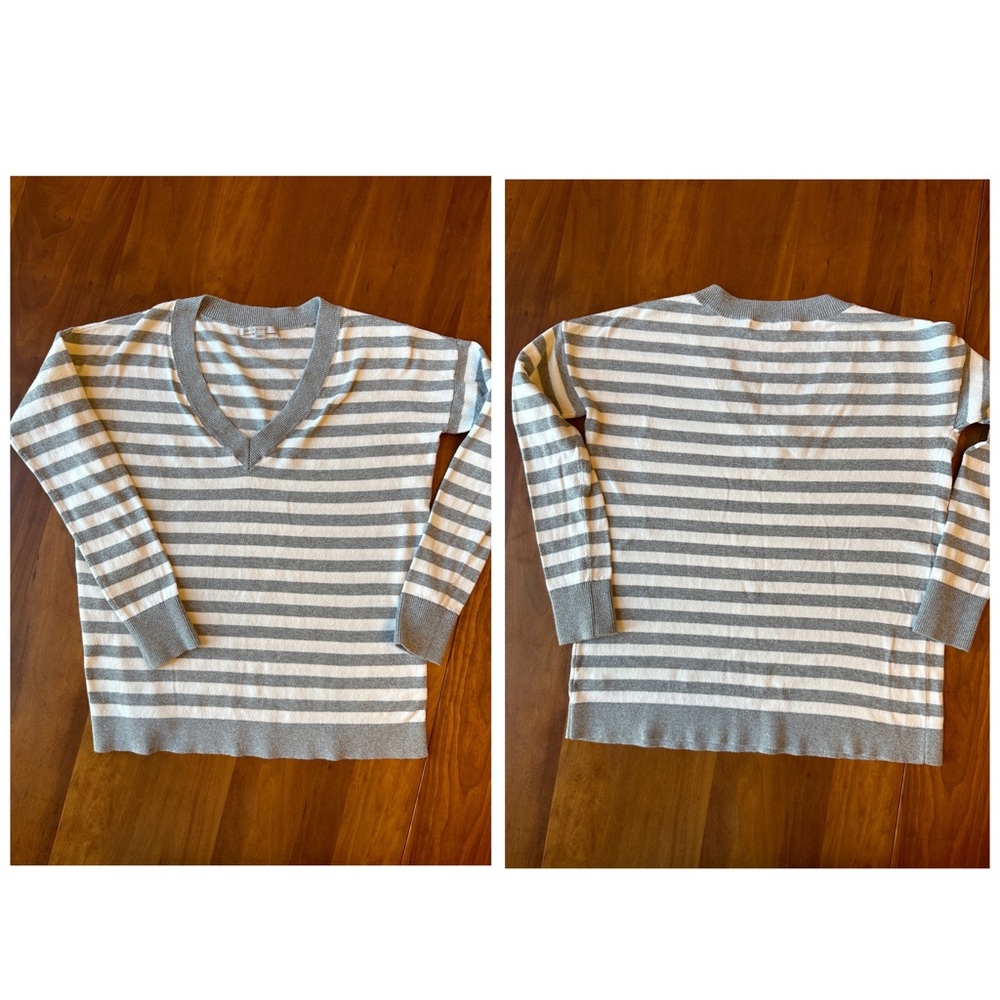 Gap 100% cotton grey and white striped v neck. Oversized Small